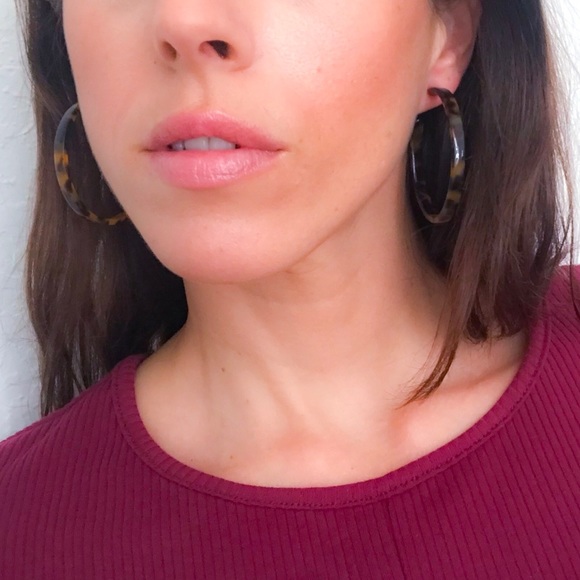 Tortoise hoops earrings - Picture 2 of 7